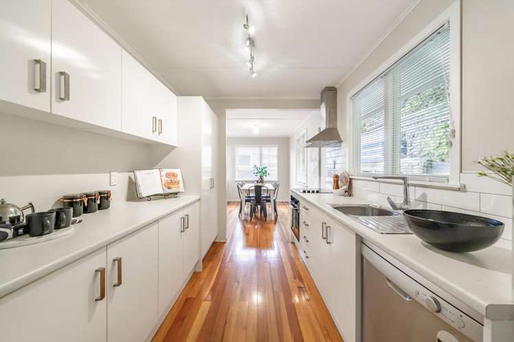 5 John Street Stokes Valley_10