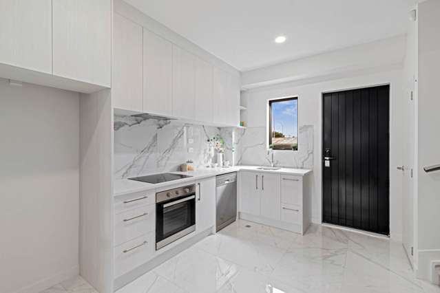 4/3 Beach Road Te Atatu Peninsula_1