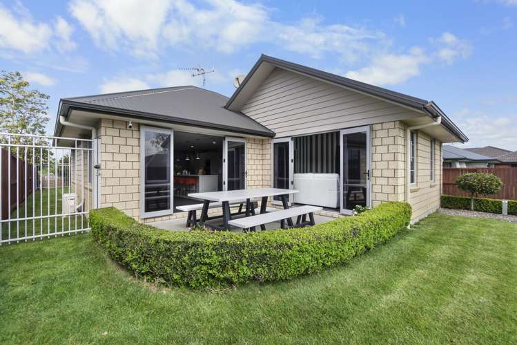 17 Farleigh Close Huntington_3