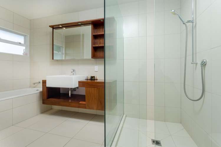 30 Bernard Magnus Lane Greenhithe_29