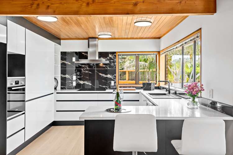 10 Francis Curtis Avenue Blockhouse Bay_10