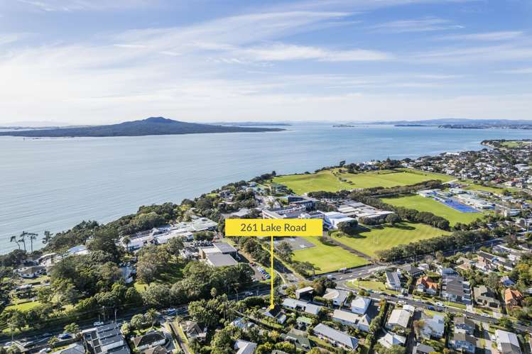 261 Lake Road Belmont_17