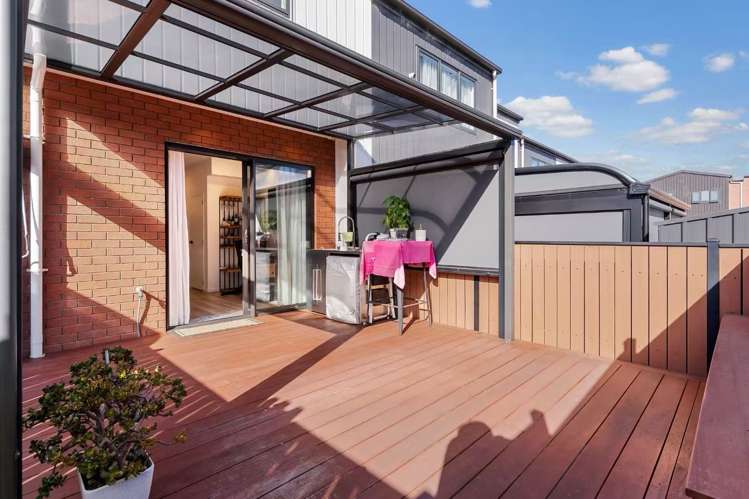 18 Treeline Lane Flat Bush_11