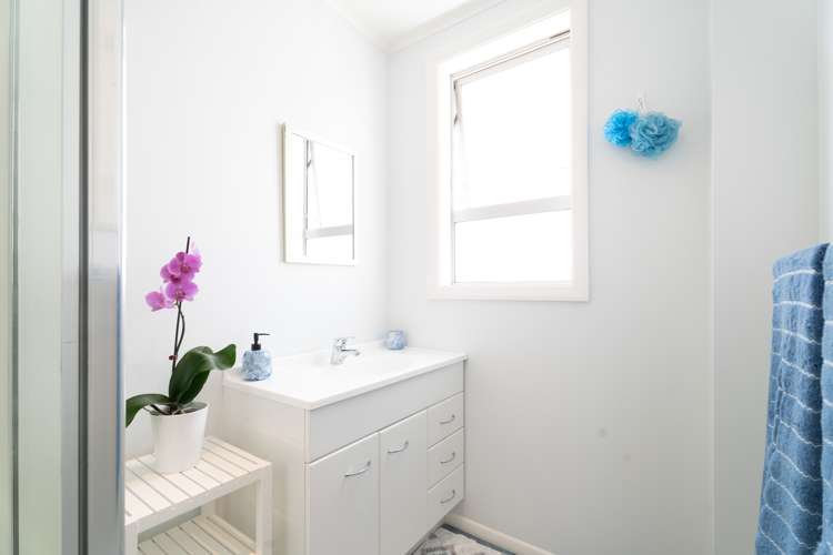 9 Arero Place Titahi Bay_12