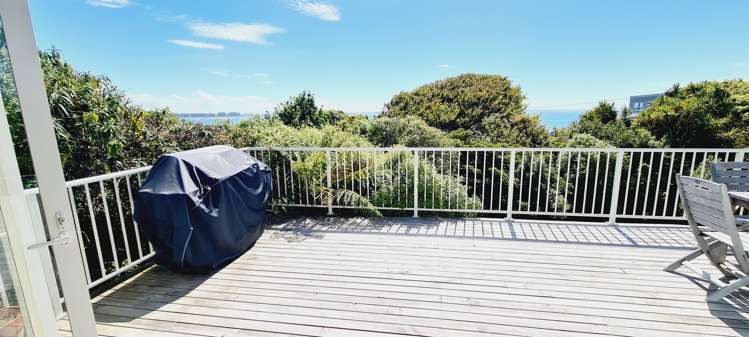 8 Violet Street Riverton_13