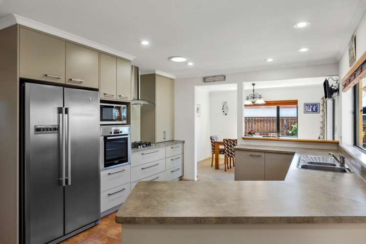 27 Quadrant Heights Paraparaumu_13