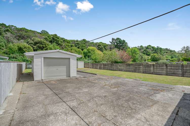 52 Dover Road Wainuiomata_15