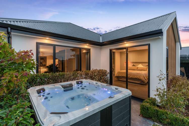 196 Southfield Drive Lincoln_25