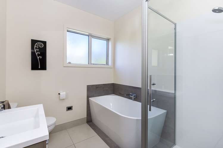 20 Coprosma Crescent Waipahihi_16