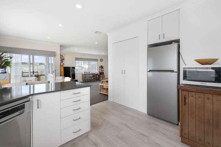 76 Sapphire Drive Hairini_18