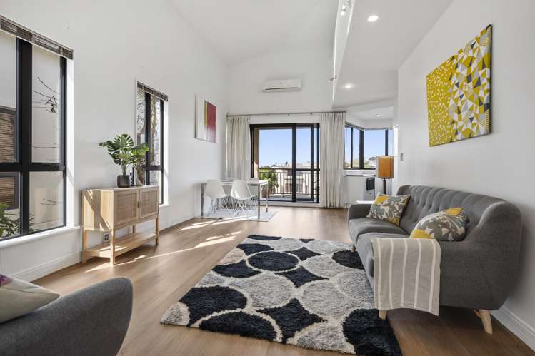 2F/5 Furneaux Way Remuera_6