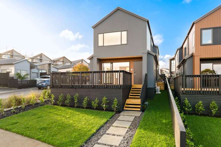 10 Aquamarine Avenue_1