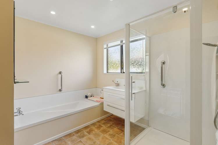 9 Awanui Drive Waikanae_10