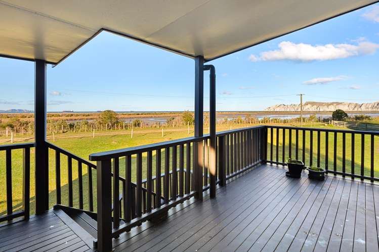 209 Browns Beach Road Muriwai_23