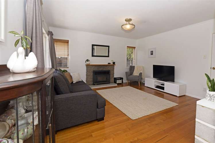 1/13 Essex Street Te Atatu South_7