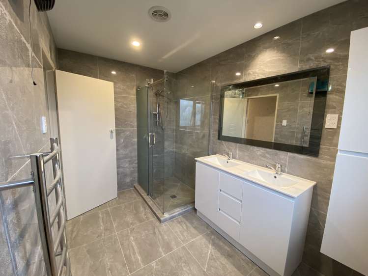 87 Royal View Road Te Atatu South_0