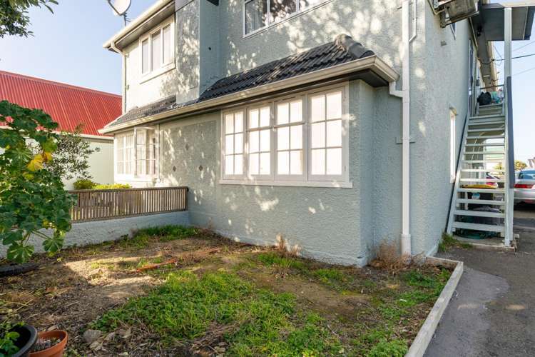 42C Apu Crescent Lyall Bay_13