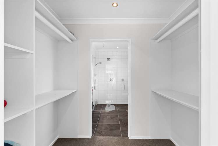 6 Lakebridge Place Parklands_19