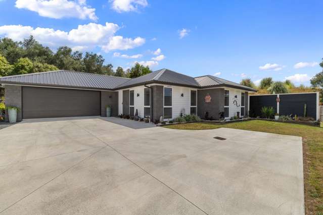 Luxurious Living in Waikere Estate