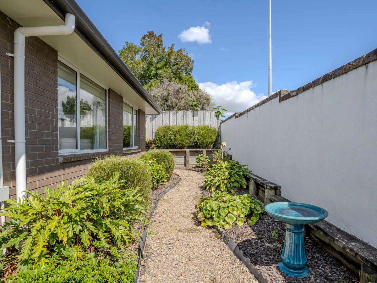 2 Dennis Yates Way_1