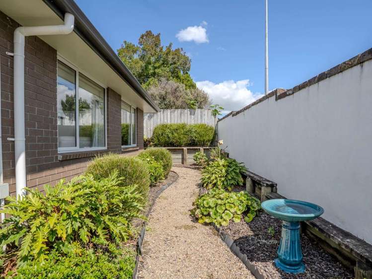 2 Dennis Yates Way_5