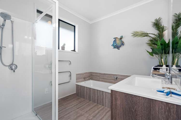 8 Lanyard Place One Tree Point_23