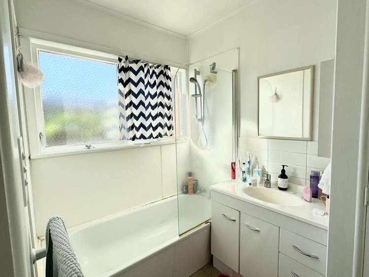 2/1 Chevis Place Pakuranga_4