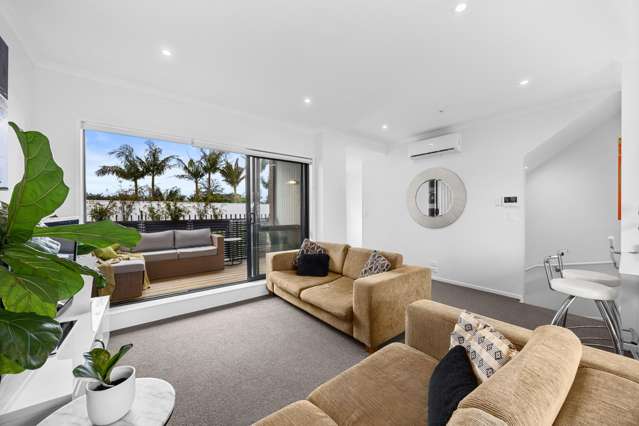 Freehold and must be sold...Before Christmas!