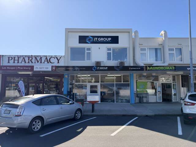 Retail and or office close to amenities!