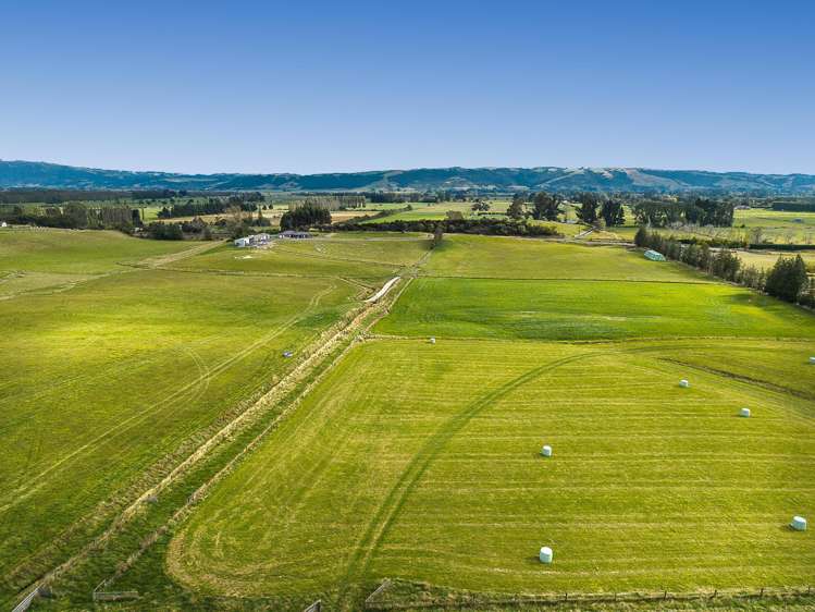 257 Gladstone Road South East Taieri_25