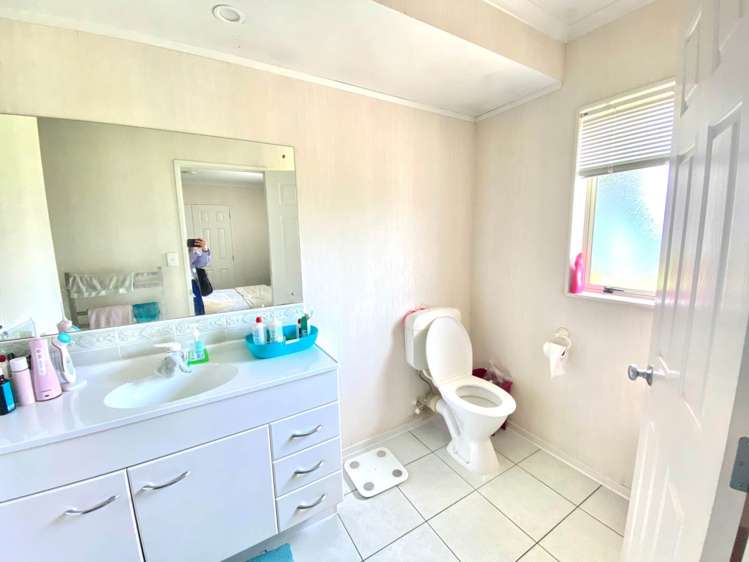 7 Newbliss Crescent East Tamaki Heights_10