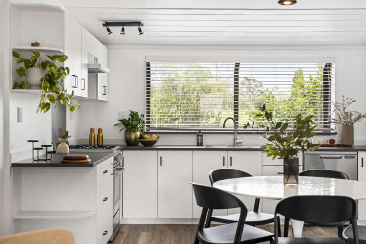 2/6 Newcastle Terrace Mount Albert_1