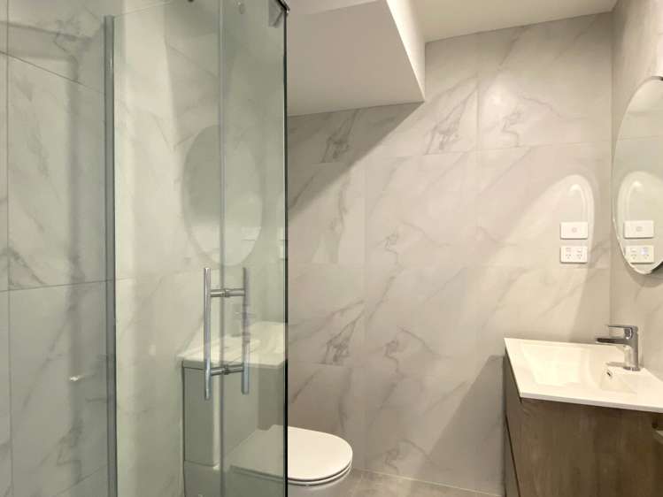 14/12 Onewa Road Northcote_9