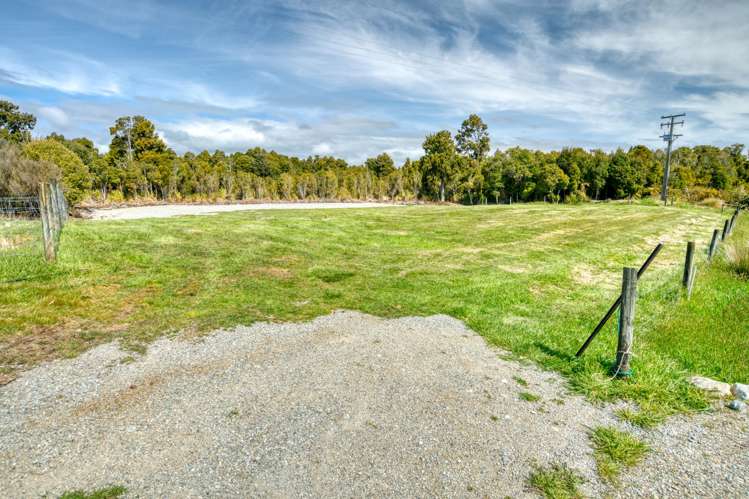 8 Chesterfield Road Awatuna_19