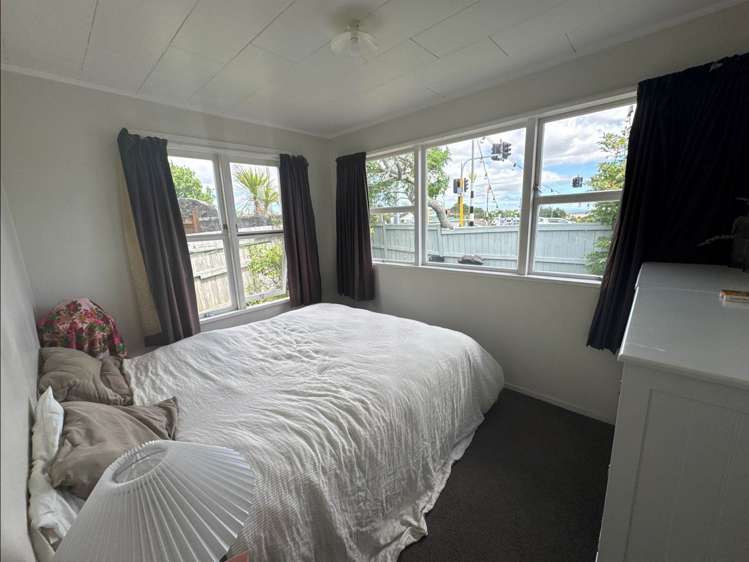 2/867 East Coast Road Northcross_4