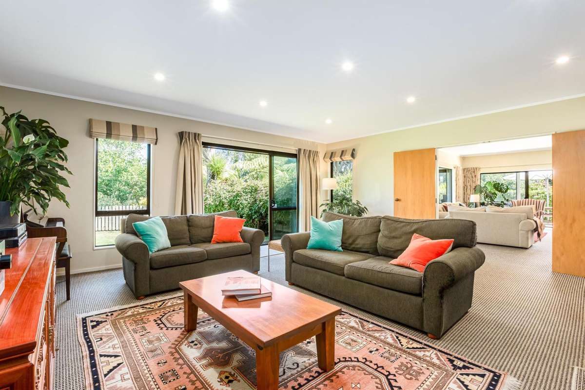 33 Paremata Haywards Road_3