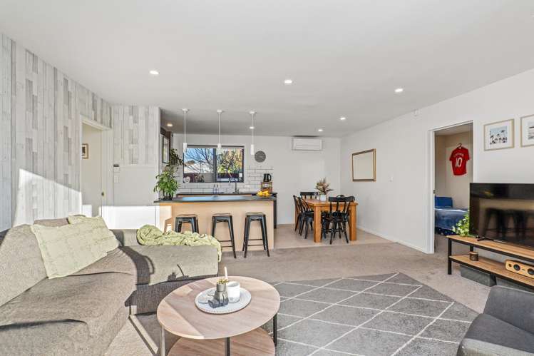 2/17 Johns Road_3