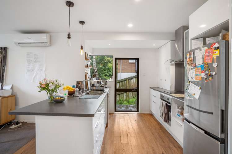 2/16 Mistletoe Place Browns Bay_6