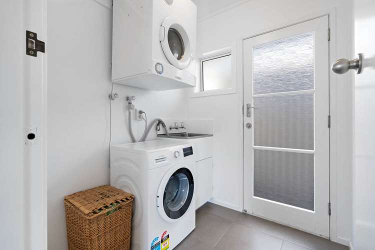 35 Nui Mana Place Te Atatu South_13