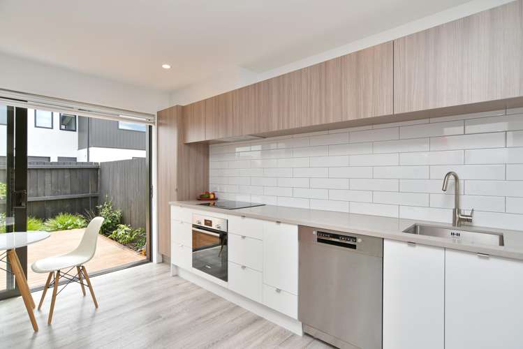 1/27 Winton Street_3