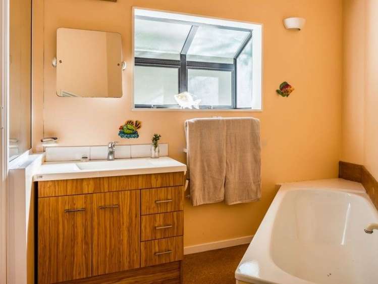 27a Seaview Road Paremata_11