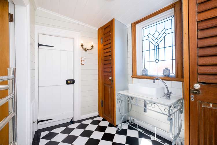 1 Seaview Terrace Bluff Hill_15