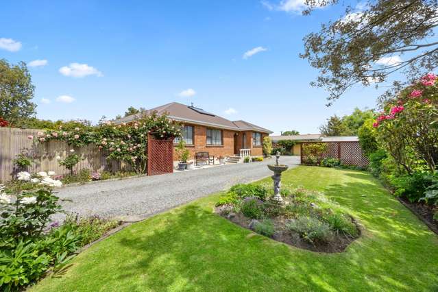 UNDER OFFER Gorgeous 1,016 sqm Garden