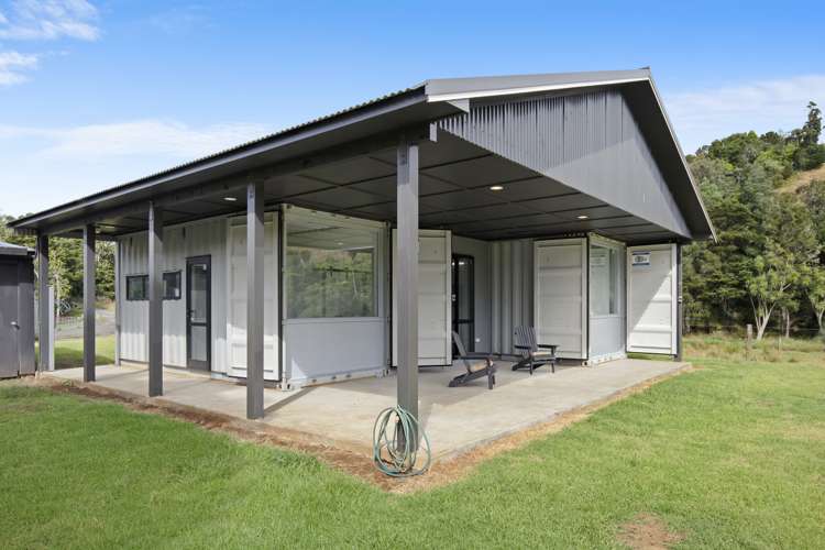 231 J Renall Road Pollok_18