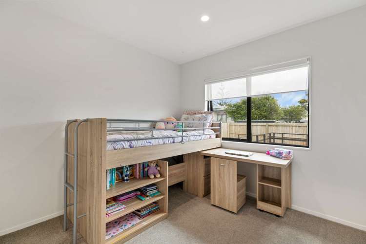 1/6 Trevor Hosken Drive Wiri_14