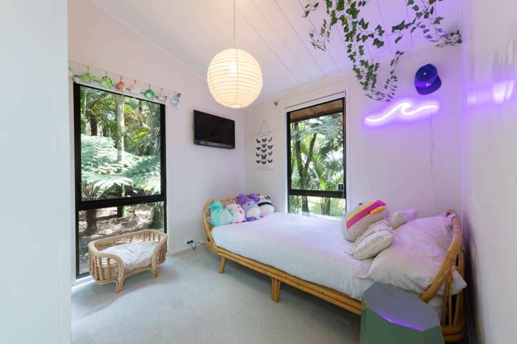 156 Woodlands Park Road Titirangi_14