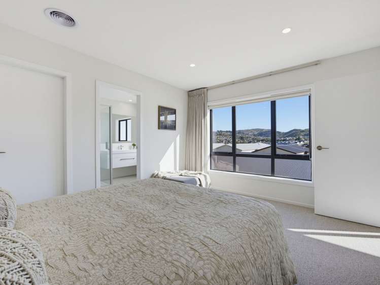 33 Farnworth Tce Churton Park_23