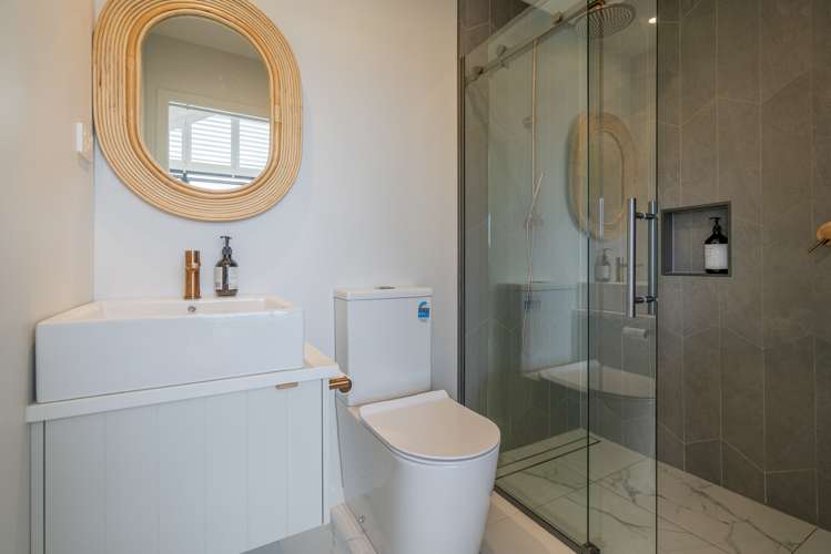 5 Joyce Harsant Place Cooks Beach_13