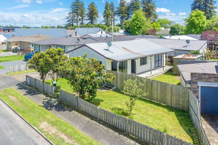 2 Inverness Avenue Hamilton East_21