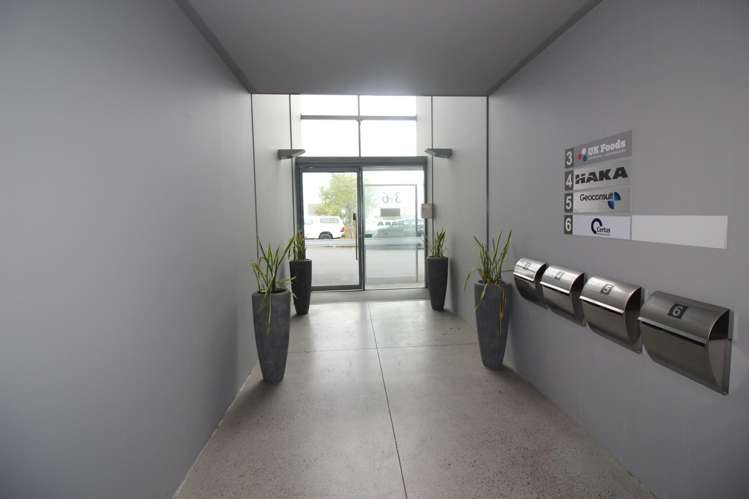 4/11 Orbit Drive Albany_7